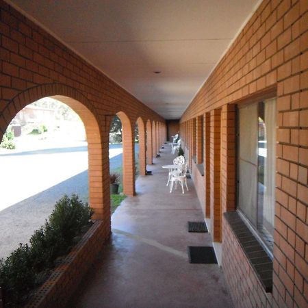 Coomacountry Club Motor Inn Exterior photo