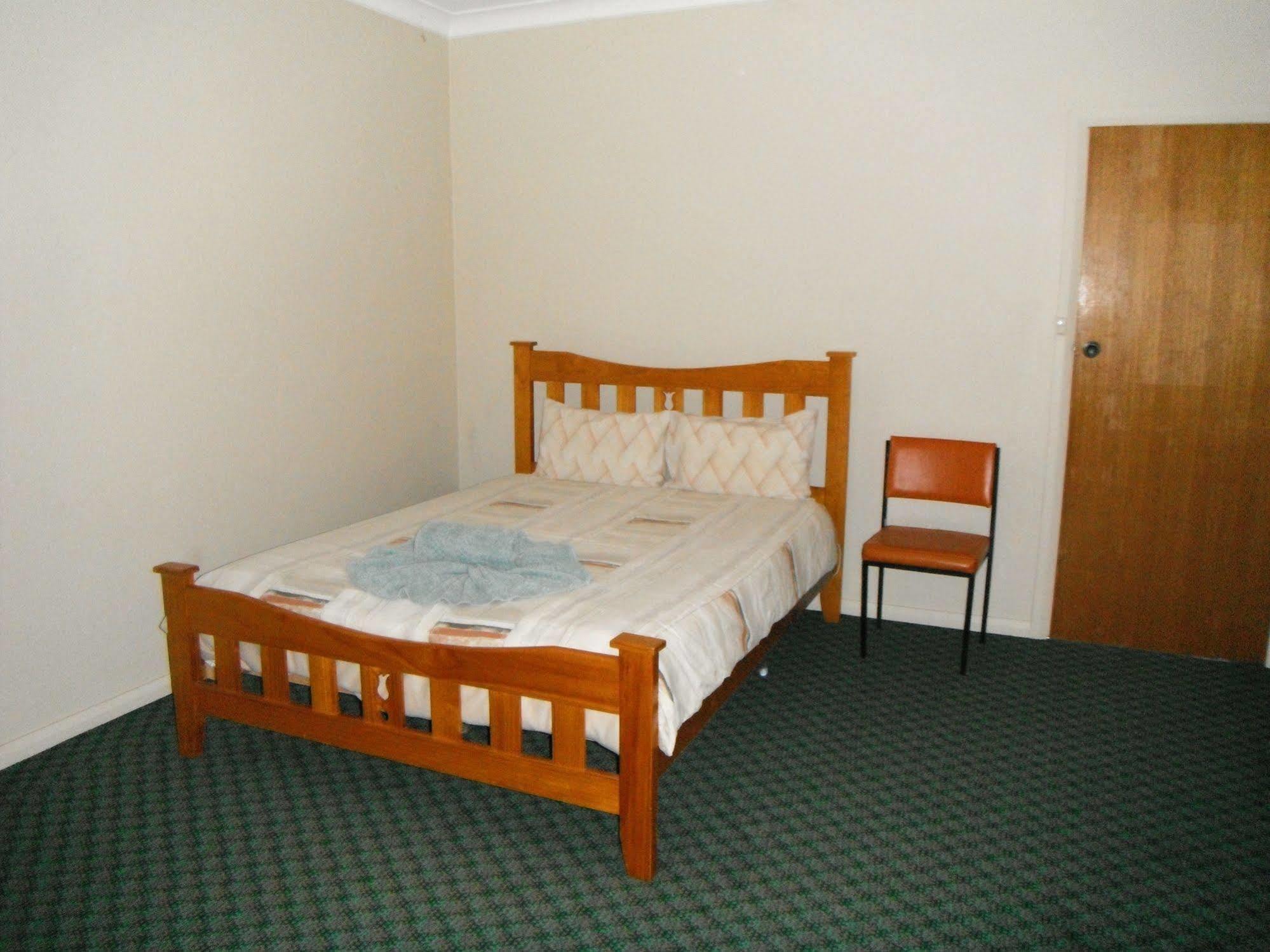 Coomacountry Club Motor Inn Exterior photo