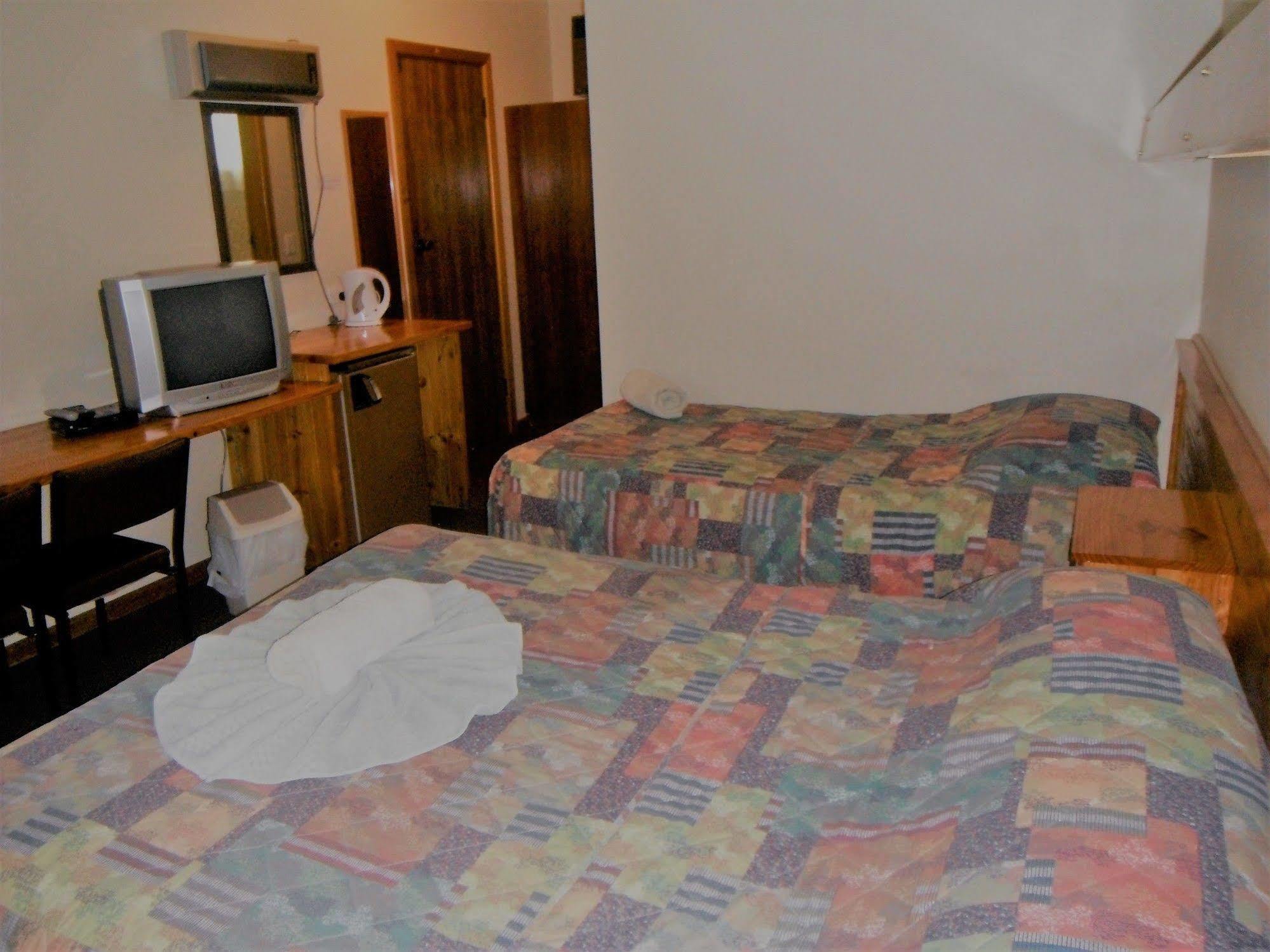 Coomacountry Club Motor Inn Exterior photo