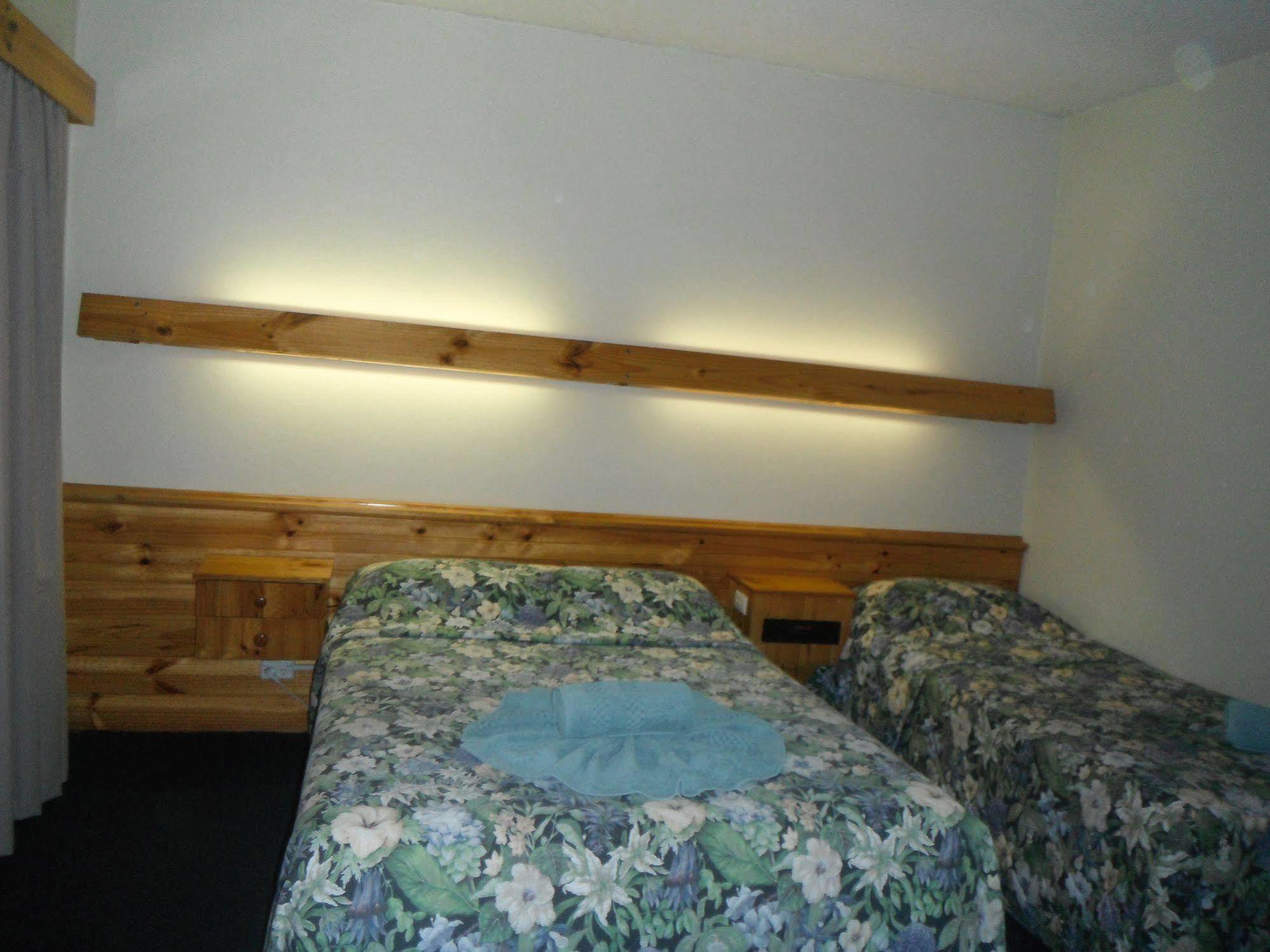 Coomacountry Club Motor Inn Exterior photo