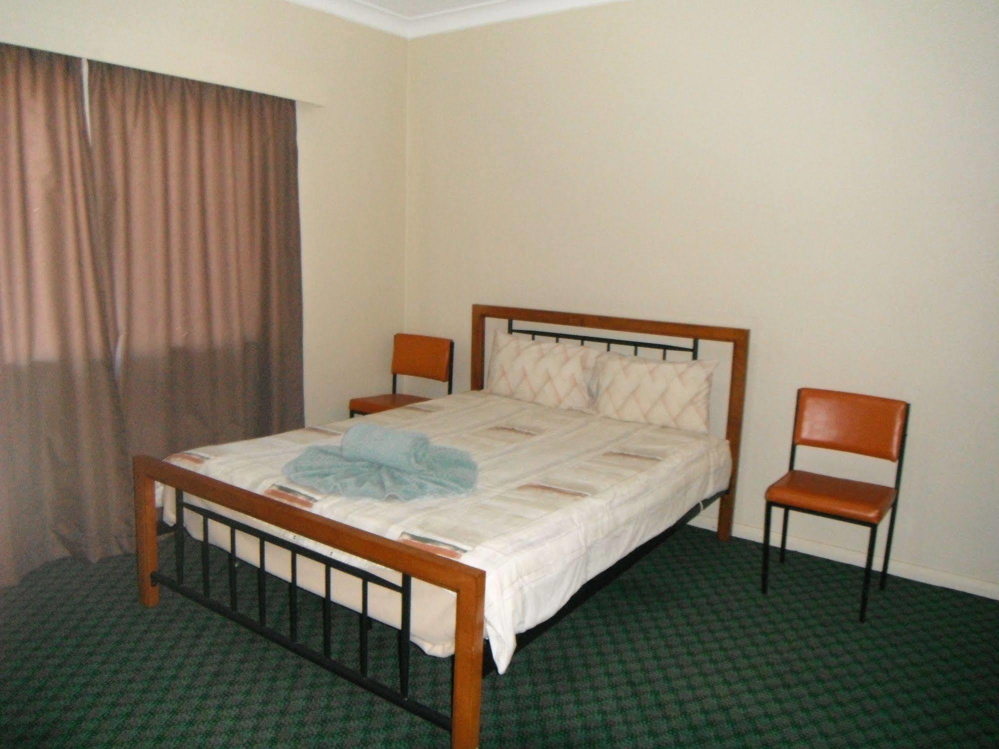 Coomacountry Club Motor Inn Exterior photo
