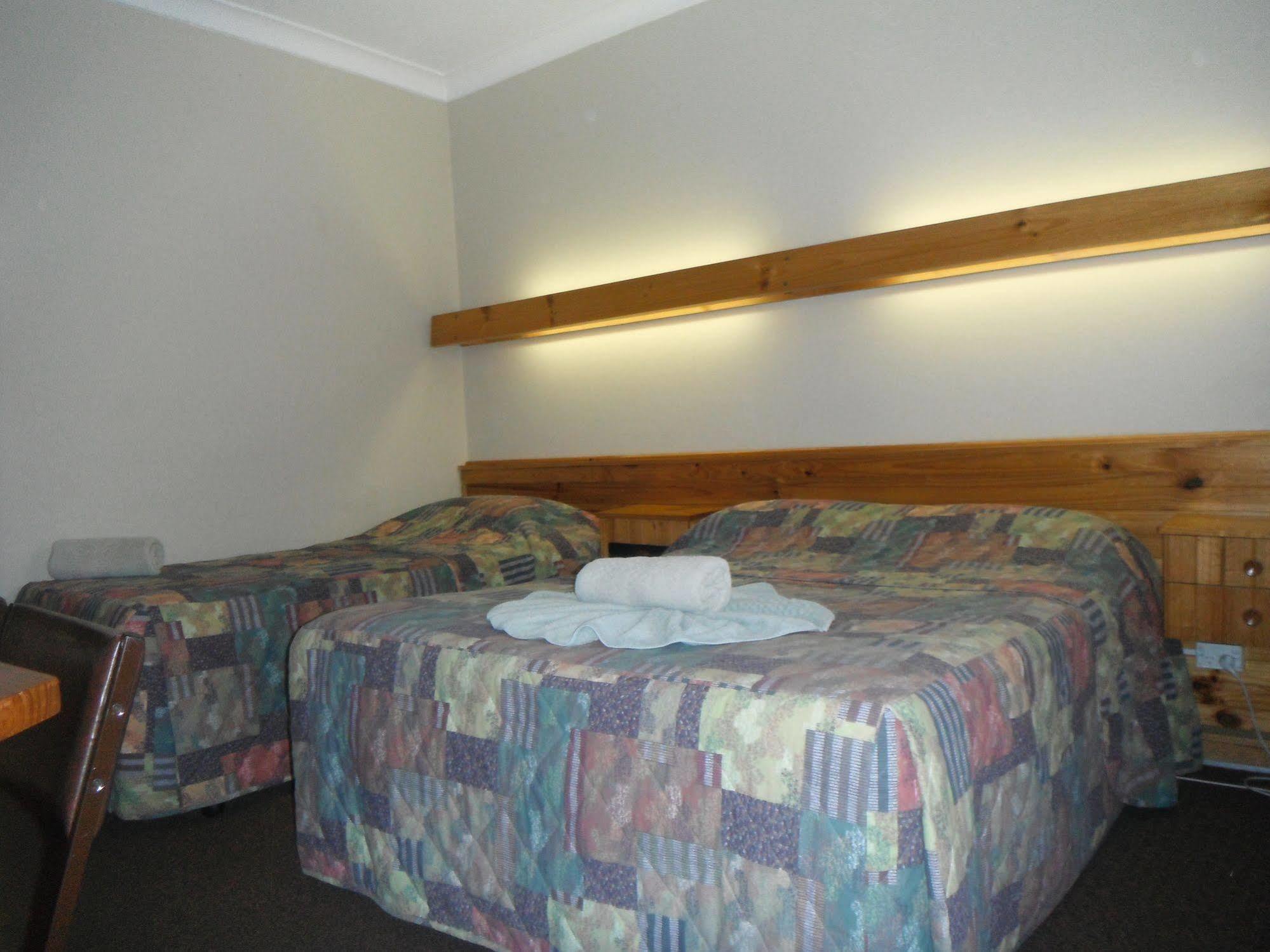 Coomacountry Club Motor Inn Exterior photo