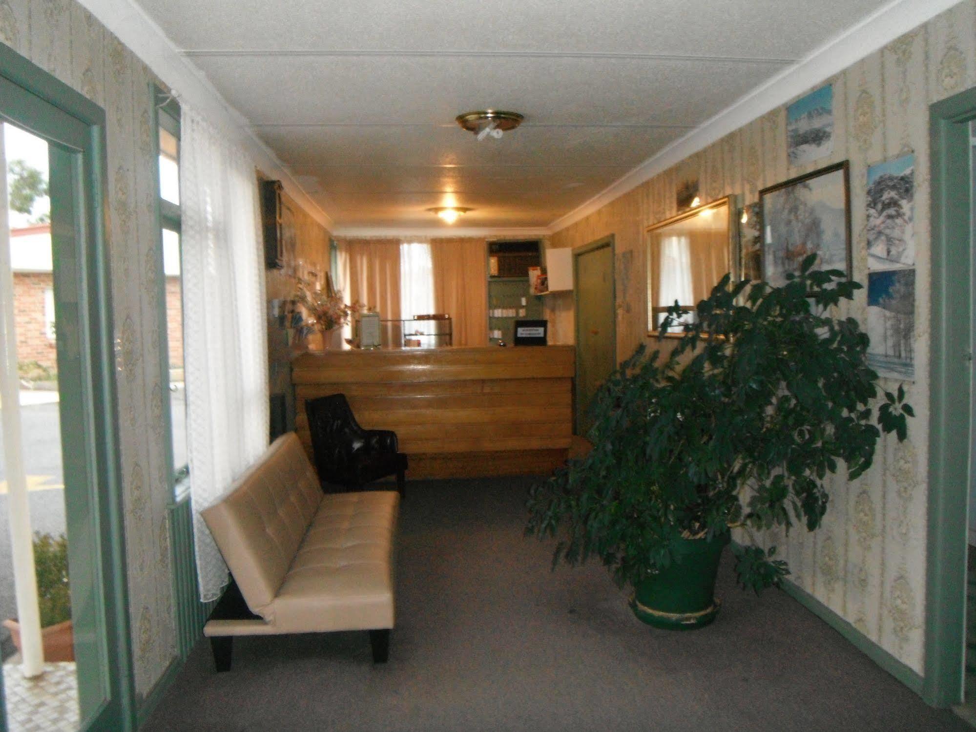 Coomacountry Club Motor Inn Exterior photo