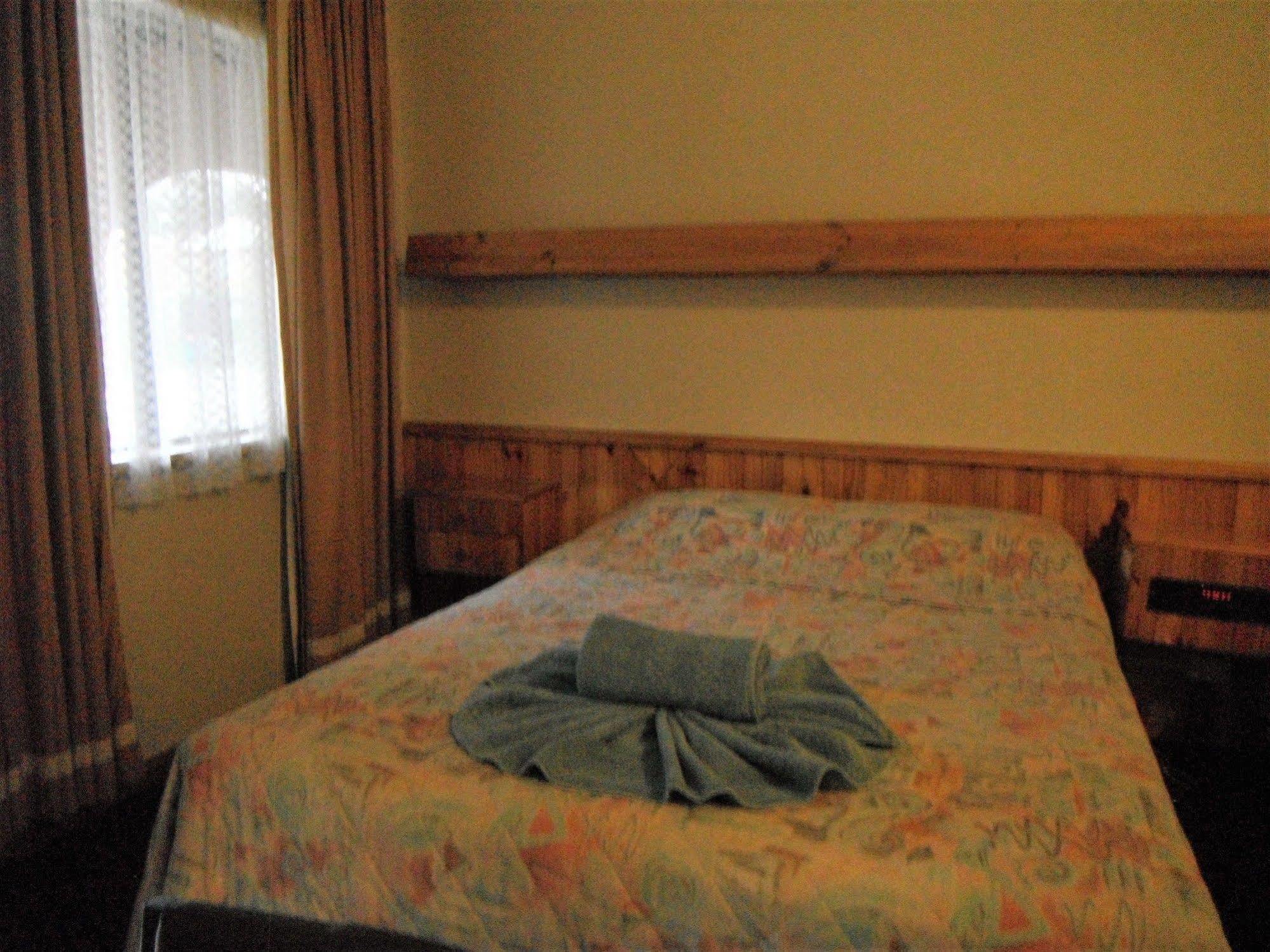 Coomacountry Club Motor Inn Exterior photo
